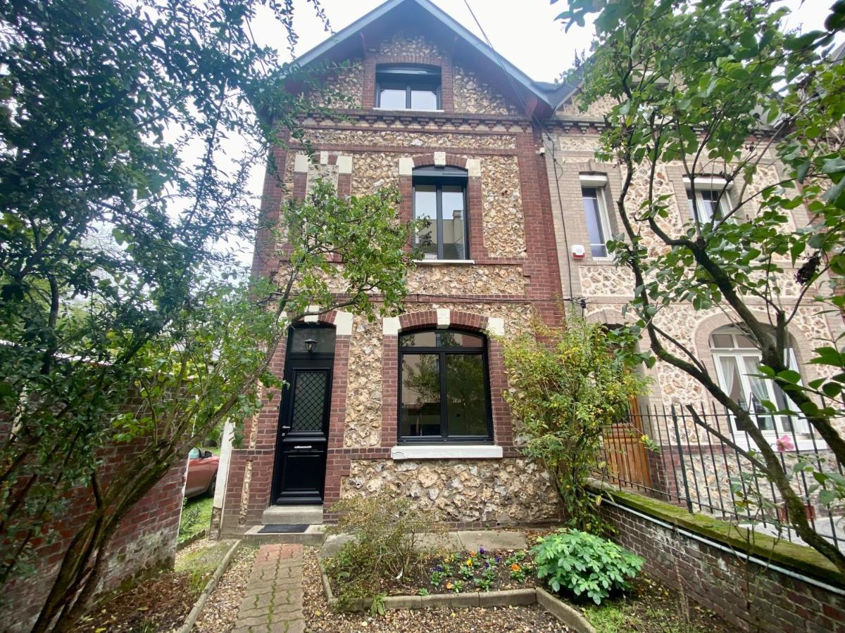روان Agreable Maison De Ville Sur Trois Etages المظهر الخارجي الصورة